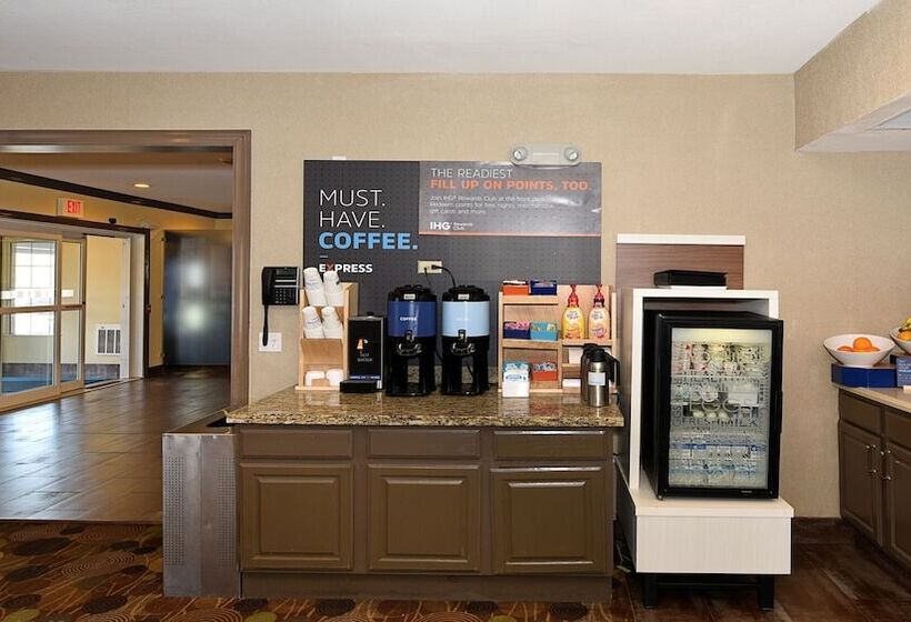 호텔 Holiday Inn Express & Suites Chicago Deerfield Lincolnshire, An Ihg