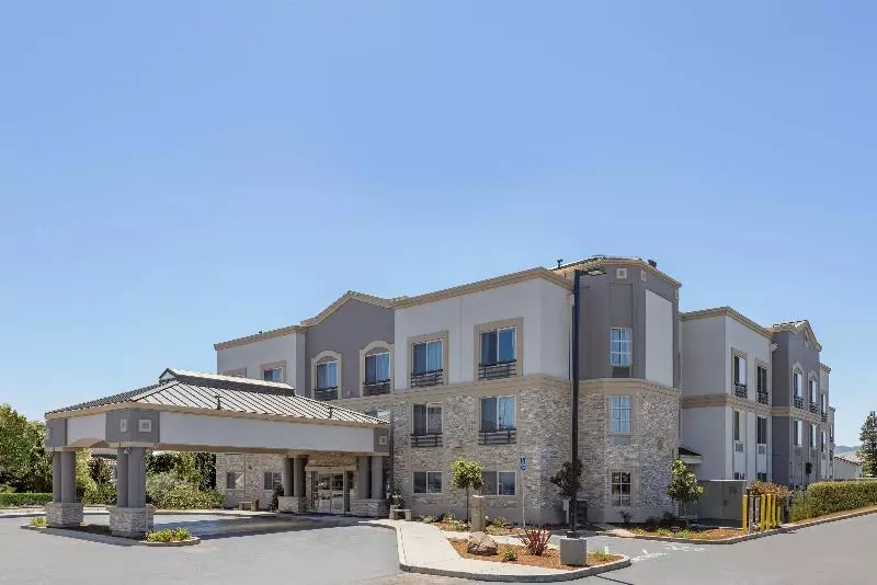 Holiday Inn Express Hotel & Suites San Jose Morgan Hill, An Ihg