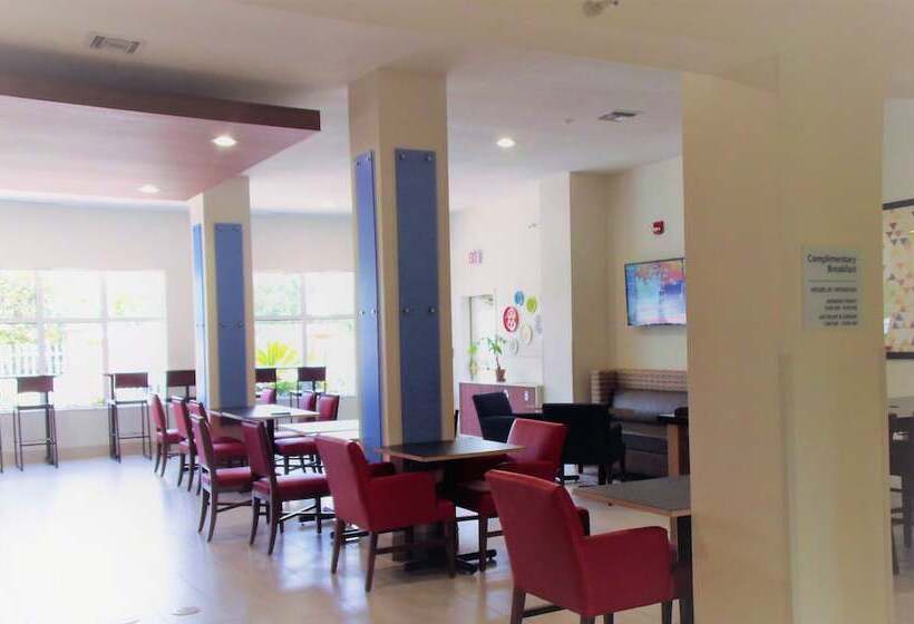 Holiday Inn Express Hotel & Suites Tampa Fairgrounds Casino, An Ihg