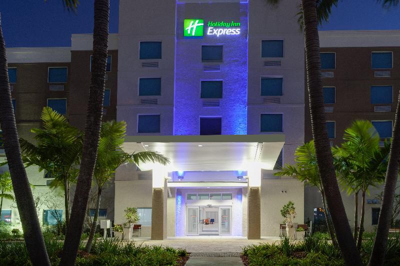 Holiday Inn Express Hotel & Suites Fort Lauderdale Airport/cruise Port, An Ihg