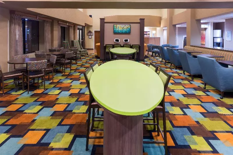 Holiday Inn Express Hotel And Suites   Henderson, An Ihg