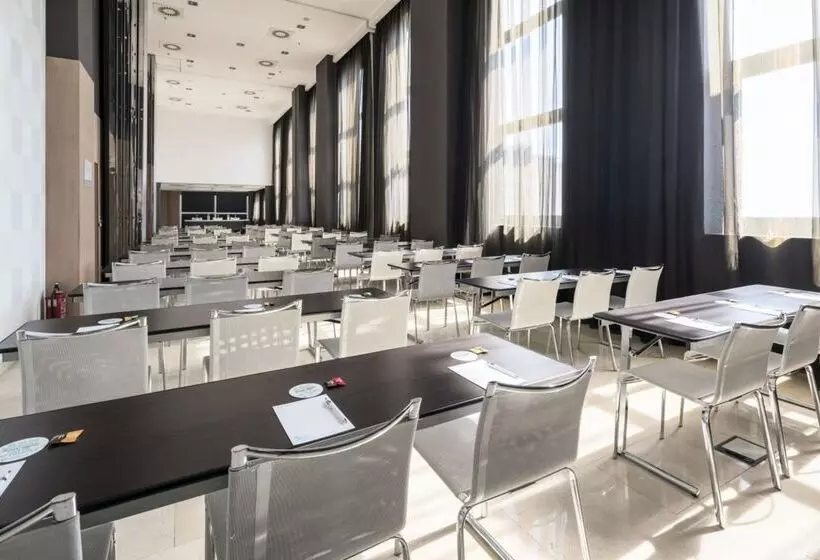 Отель Ilunion Aqua 3