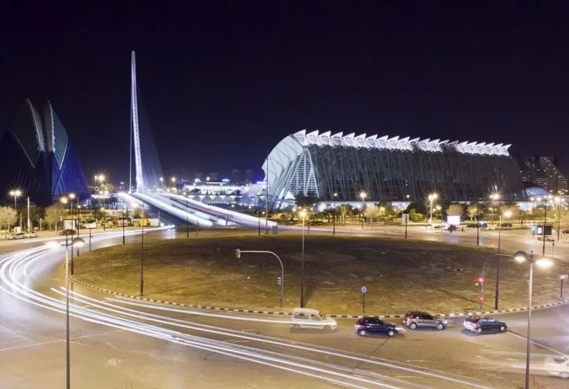 Отель Ilunion Aqua 3