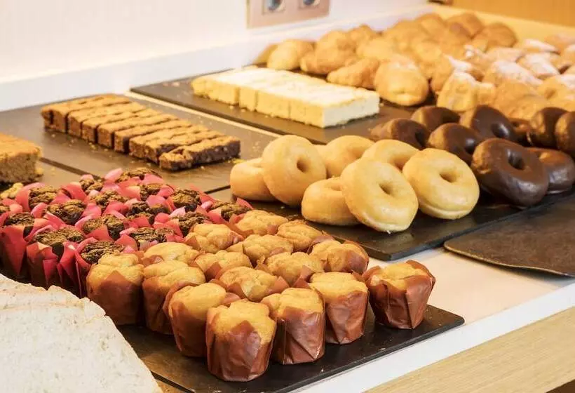 Отель Ilunion Aqua 3