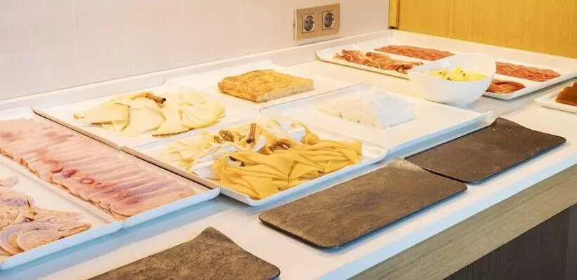 Отель Ilunion Aqua 3