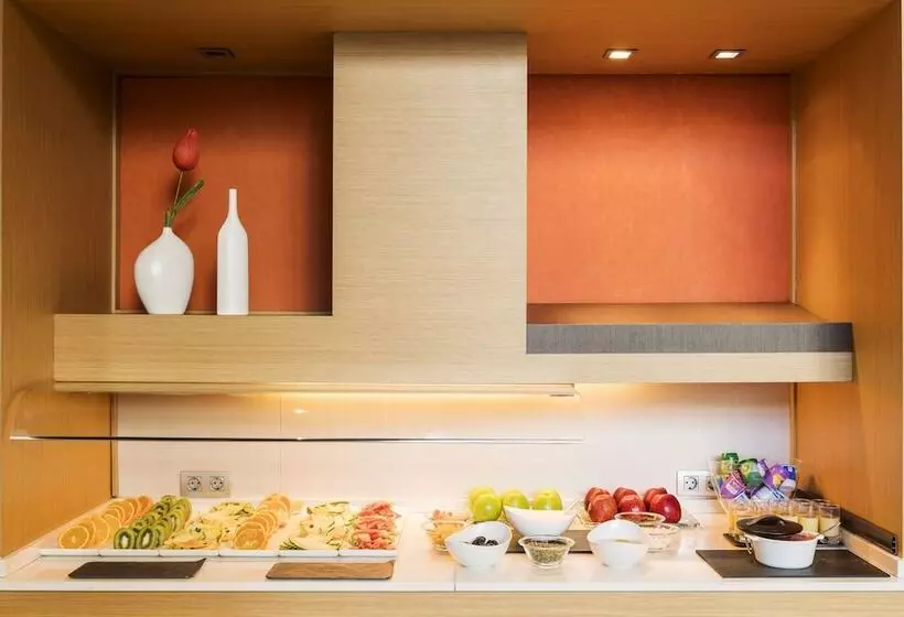 Отель Ilunion Aqua 3