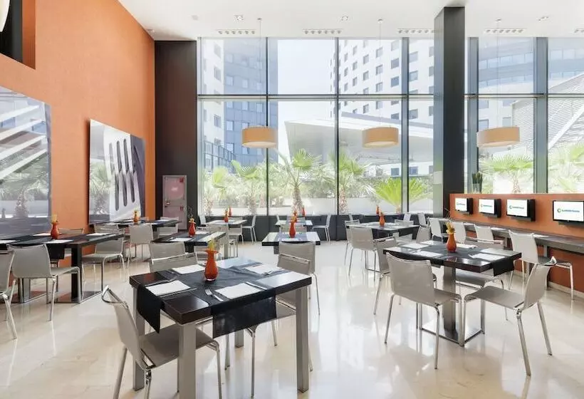 Отель Ilunion Aqua 3