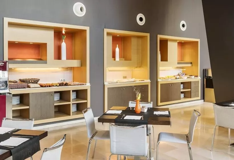 Отель Ilunion Aqua 3