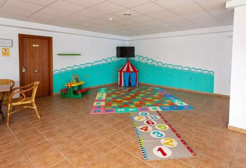 ホテル Oasis Atalaya