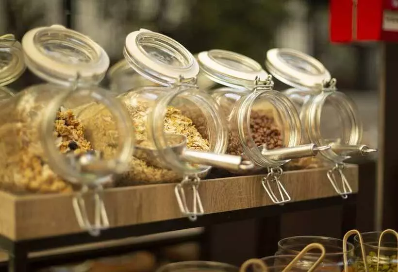 Отель Petit Palace Plaza Espana