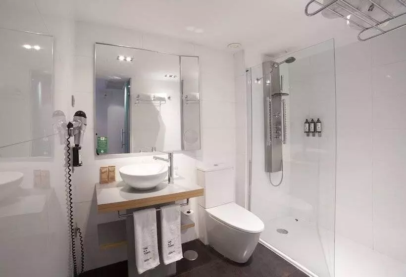 Отель Petit Palace Plaza Espana