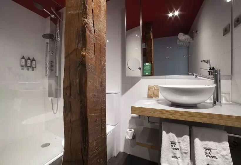 Отель Petit Palace Plaza Espana