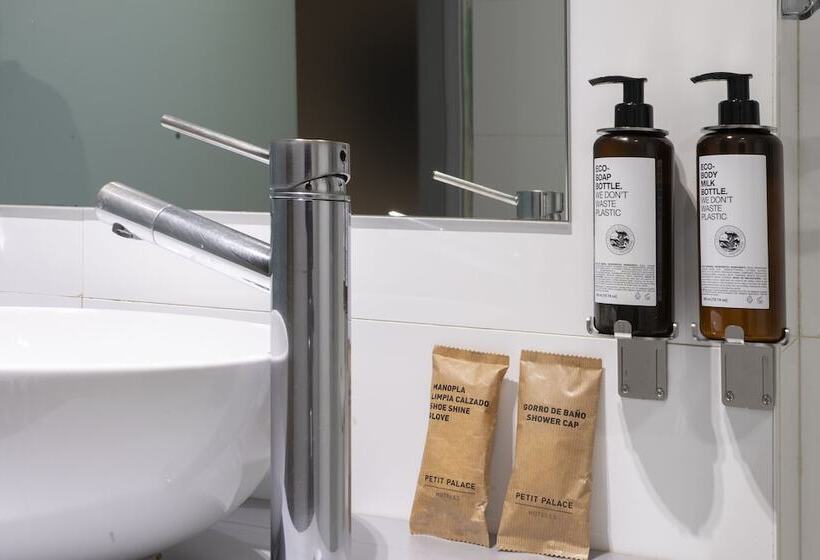 هتل Petit Palace Plaza Espana