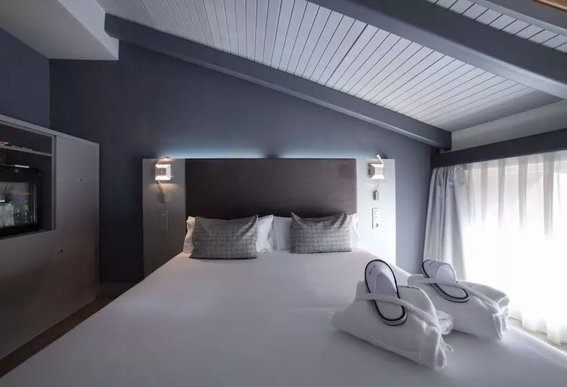 هتل Petit Palace Plaza Espana