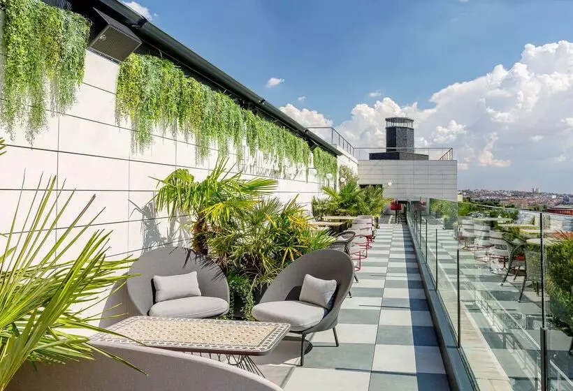 Hotel Radisson Red Madrid