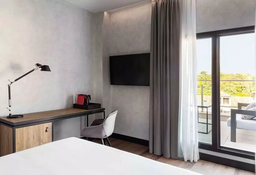 Hotel Radisson Red Madrid