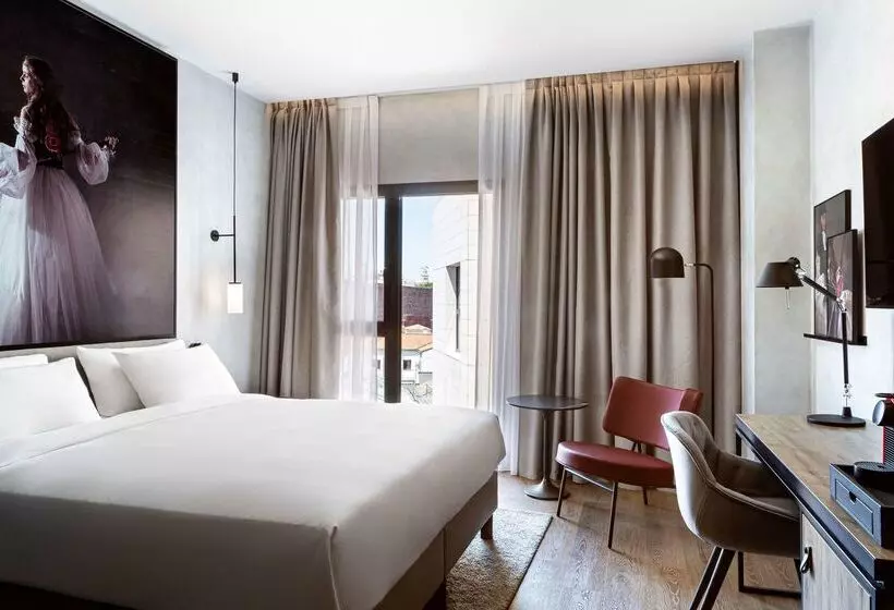 Hotel Radisson Red Madrid