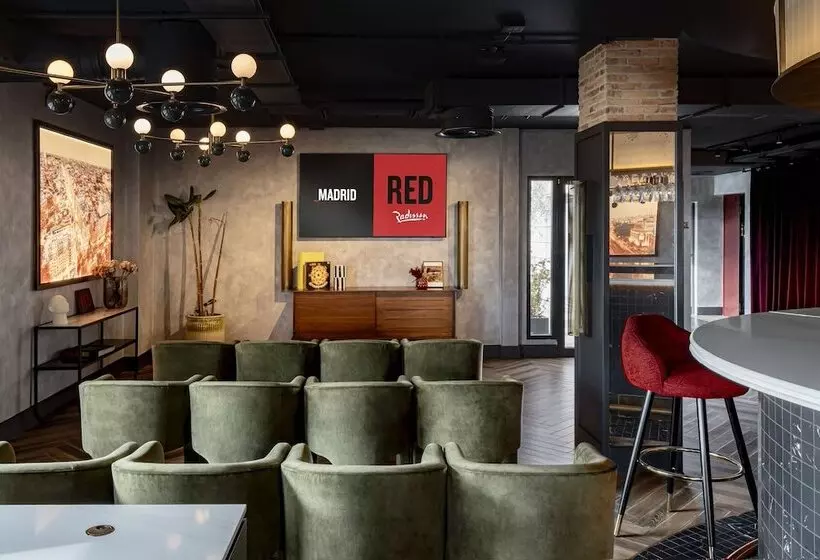 هتل Radisson Red Madrid