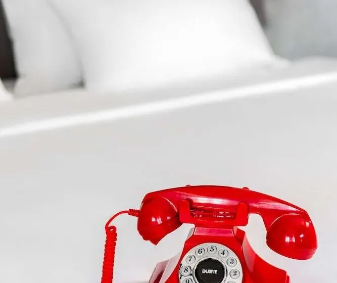هتل Radisson Red Madrid