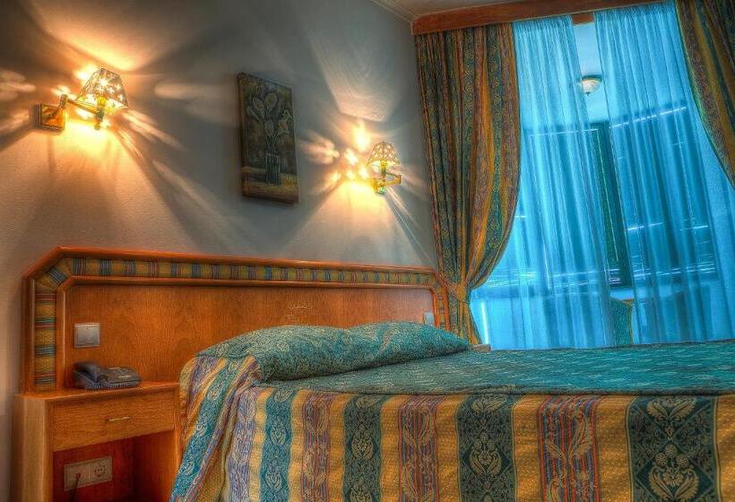 هتل Real Caparica