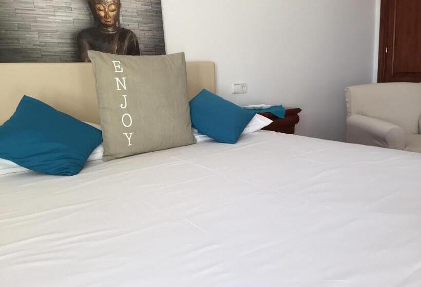 هتل Retreat Finca Son Manera