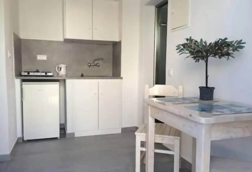 Anemos Studios & Apartments