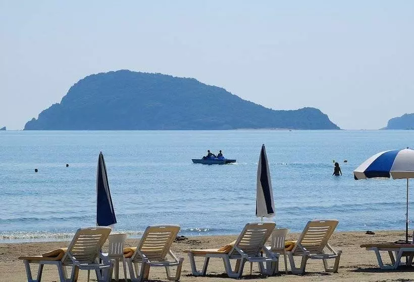 酒店 Andreolas Beach