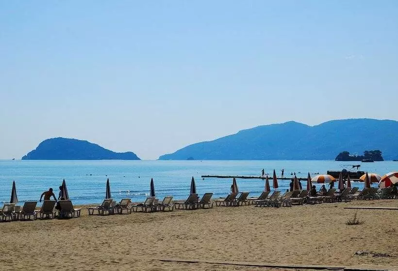 酒店 Andreolas Beach