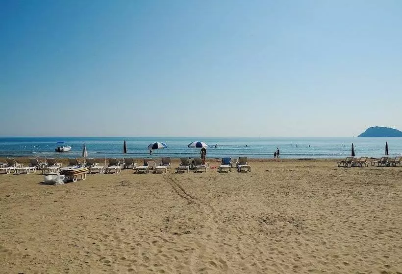 酒店 Andreolas Beach