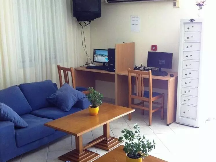 酒店 Andreolas Beach