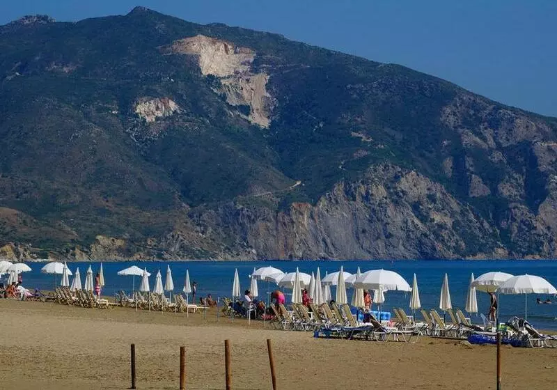 酒店 Andreolas Beach