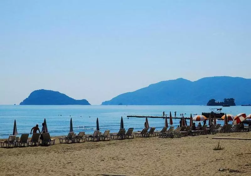 酒店 Andreolas Beach