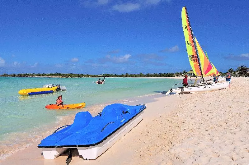 هتل Brisas Covarrubias