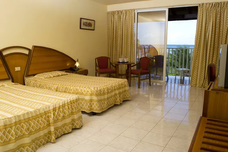 هتل Brisas Covarrubias