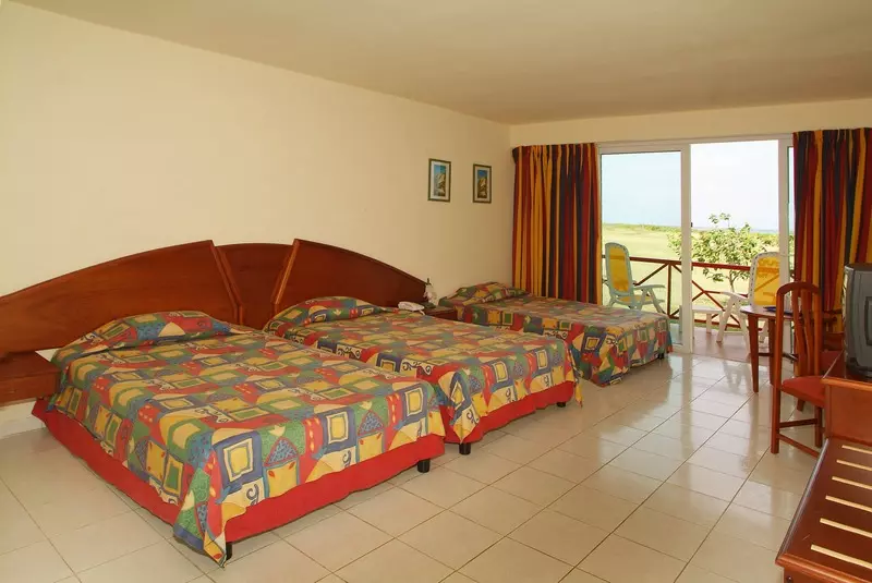 هتل Brisas Covarrubias