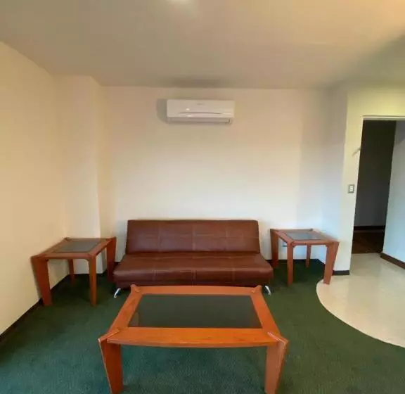 فندق Enterprise Inn Poliforum