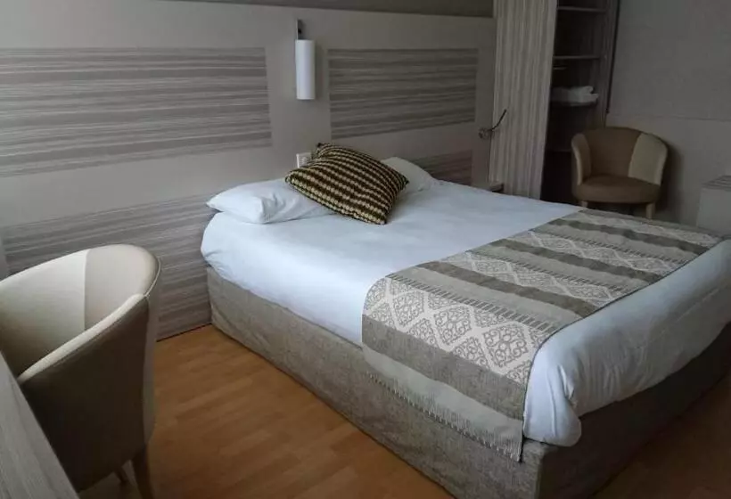 ホテル Kyriad Toulouse Sud  Roques