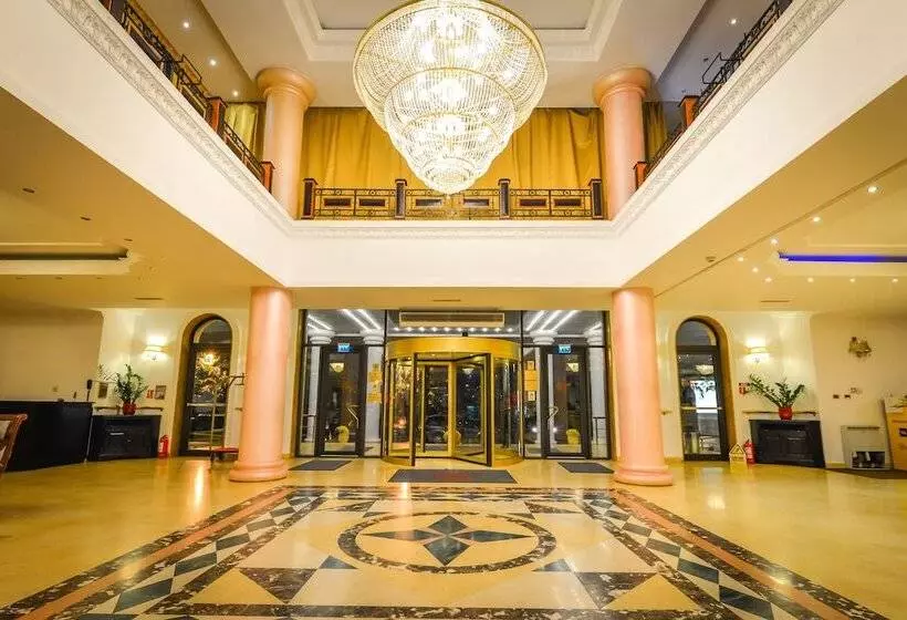 هتل Phoenicia Grand