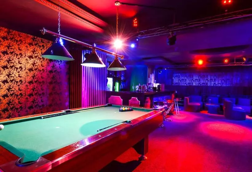 هتل Phoenicia Grand