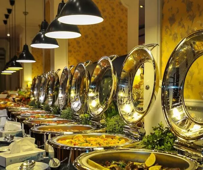 هتل Phoenicia Grand