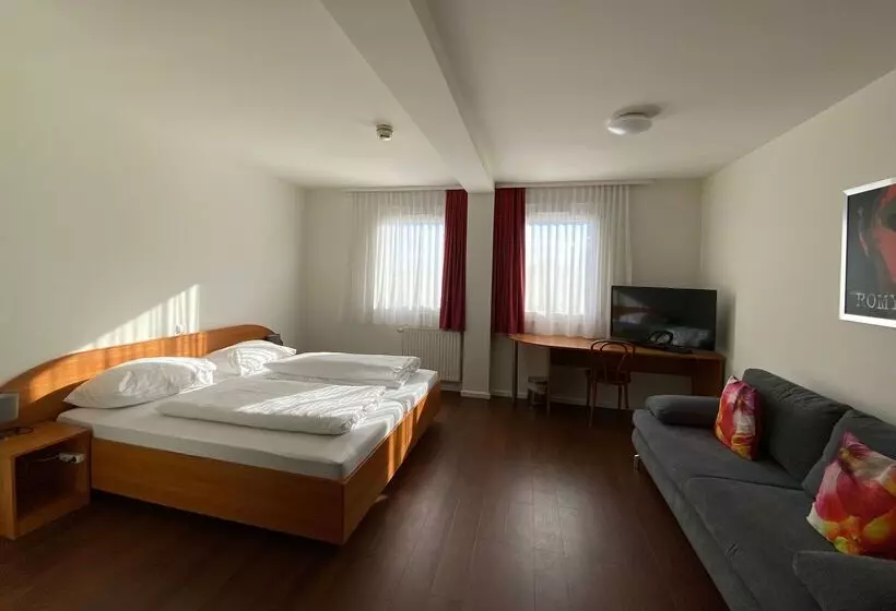 ホテル Amedia Express Sattledt, Trademark Collection By Wyndham