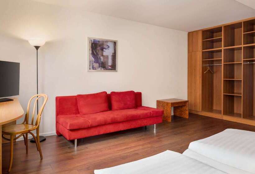 Hotelli Amedia Express Sattledt, Trademark Collection By Wyndham