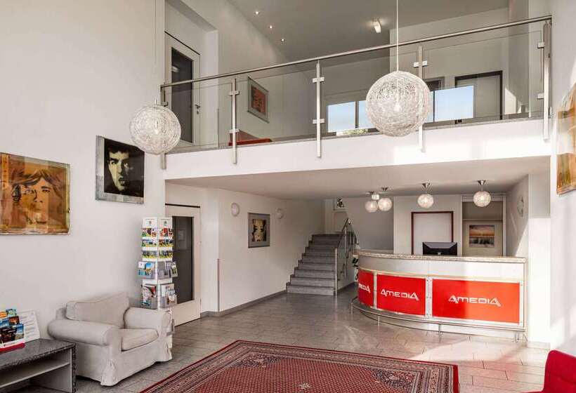 Hotelli Amedia Express Sattledt, Trademark Collection By Wyndham