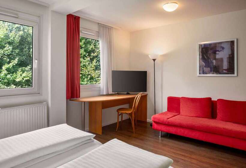 Hotelli Amedia Express Sattledt, Trademark Collection By Wyndham