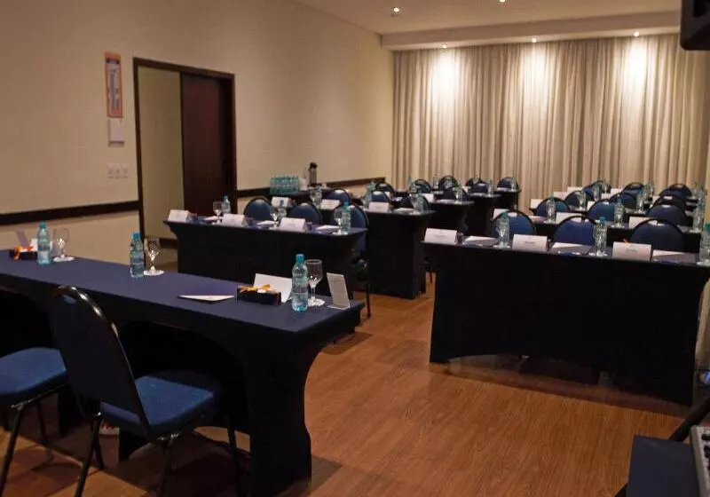 هتل Blue Tree Towers Batel Curitiba