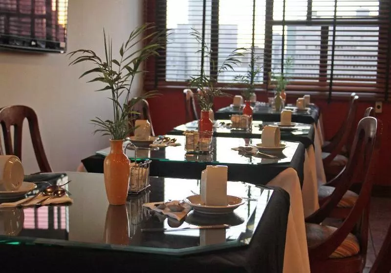 هتل Blue Tree Towers Batel Curitiba