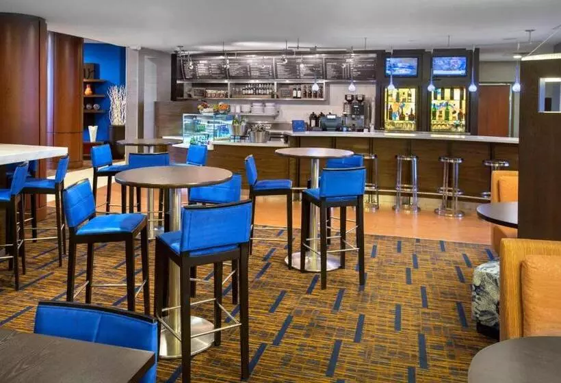 فندق Courtyard Boston South Boston