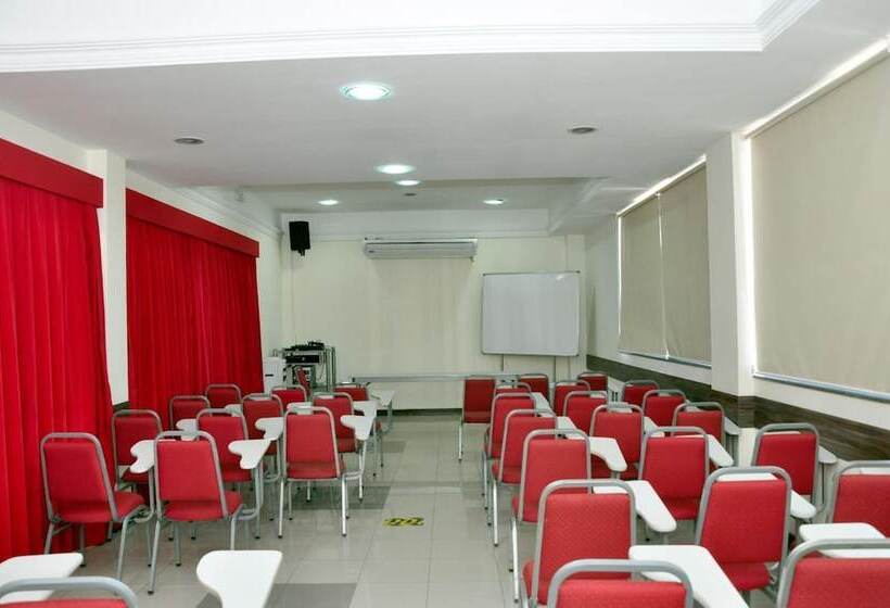 هتل Machado´s Plaza