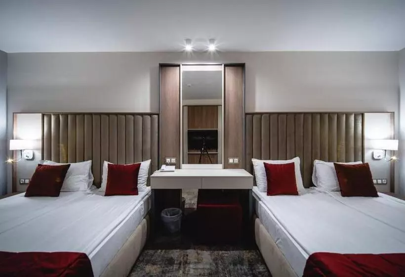 Saint George Hotel & Medical Spa