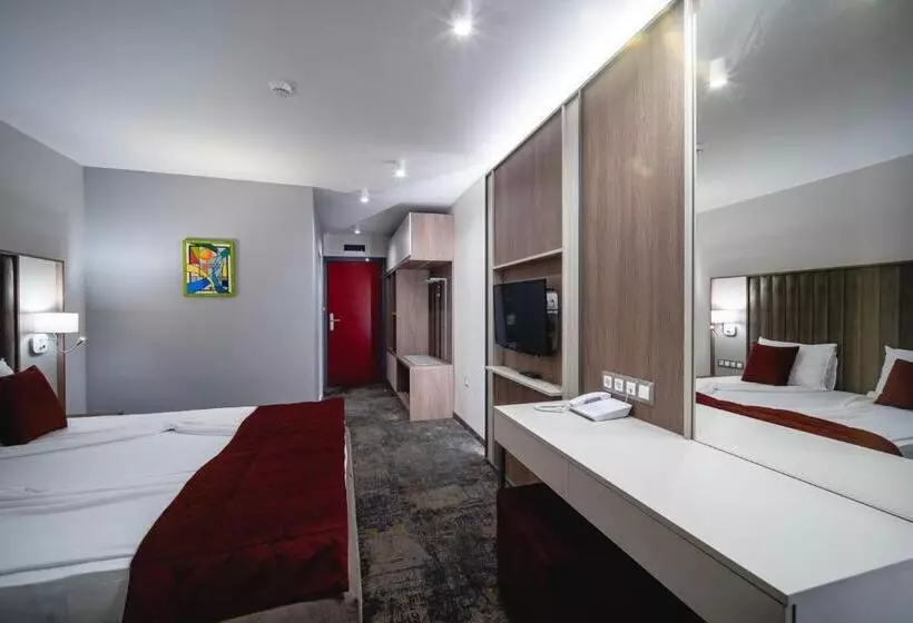 Saint George Hotel & Medical Spa